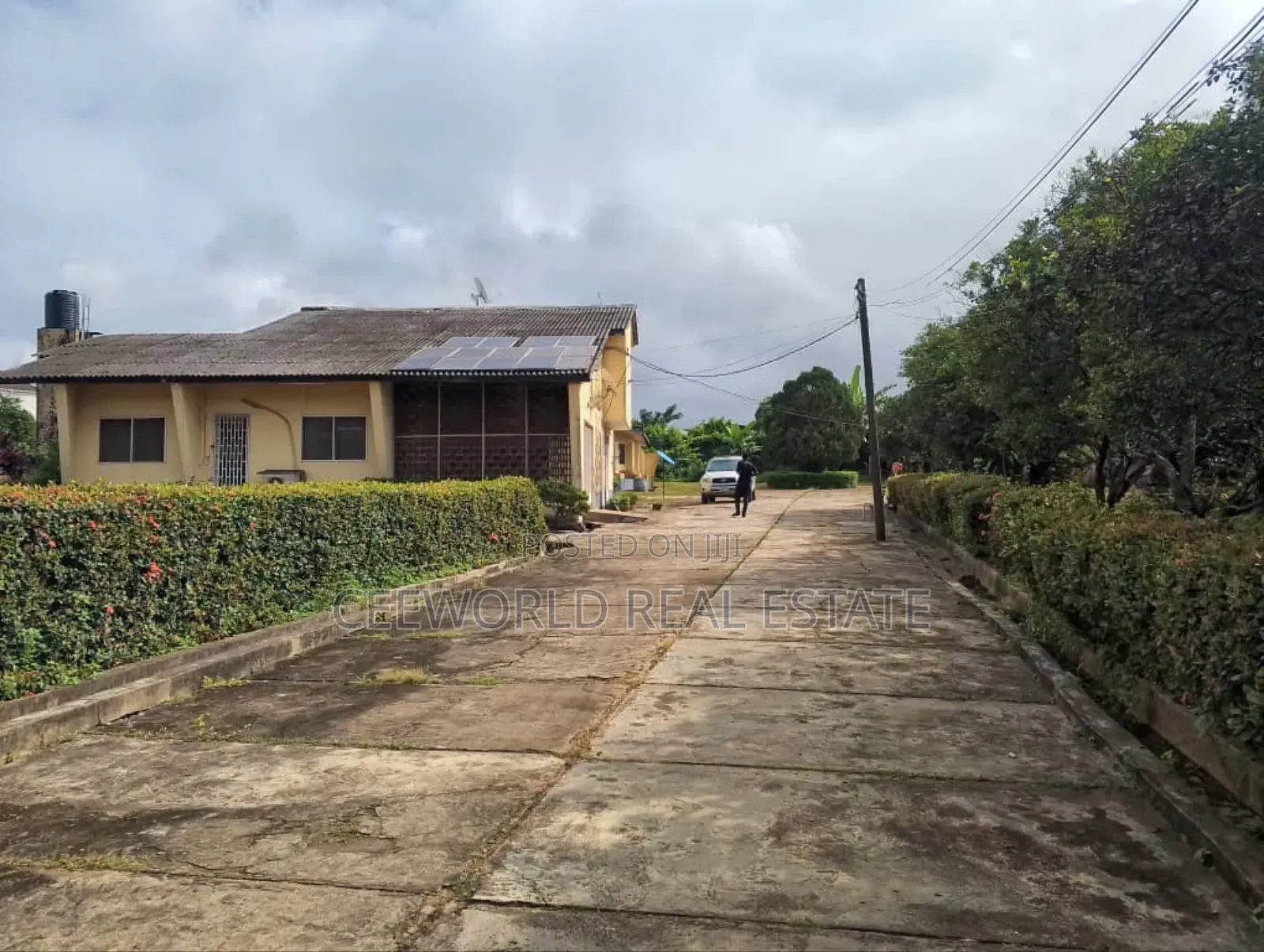 Commercial Building 9 Bedroom Flat in Jericho