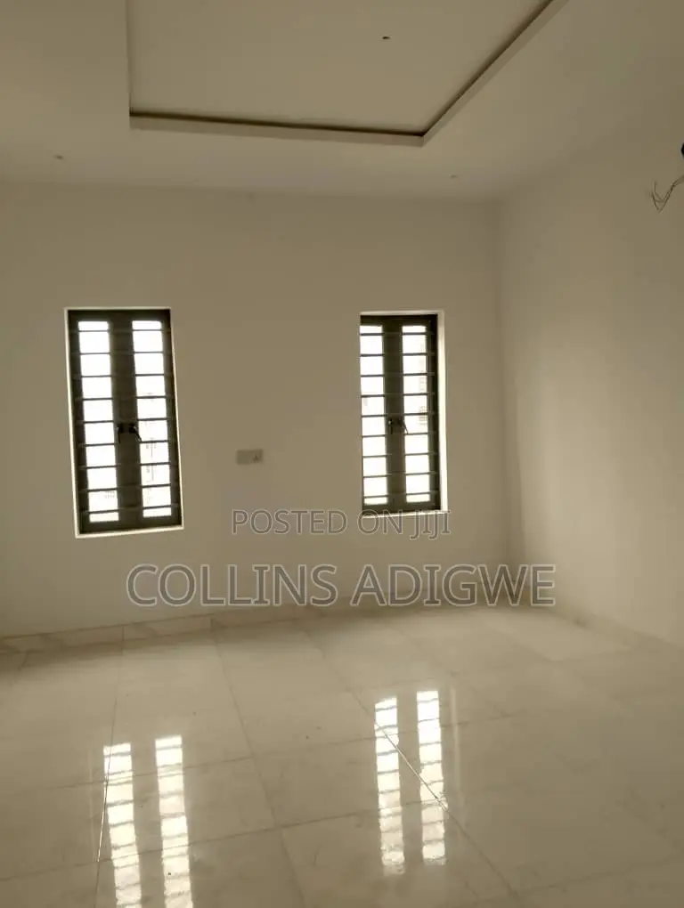 4bdrm Duplex in Orchid Road 3 for sale in Chevron