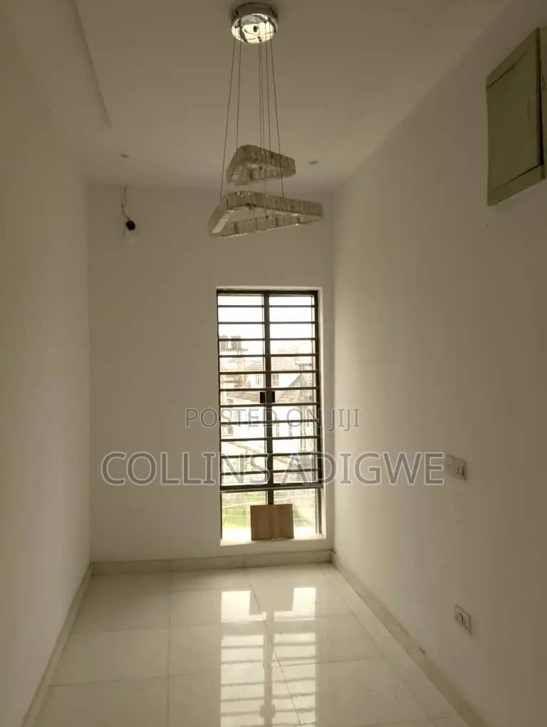 4bdrm Duplex in Orchid Road 3 for sale in Chevron
