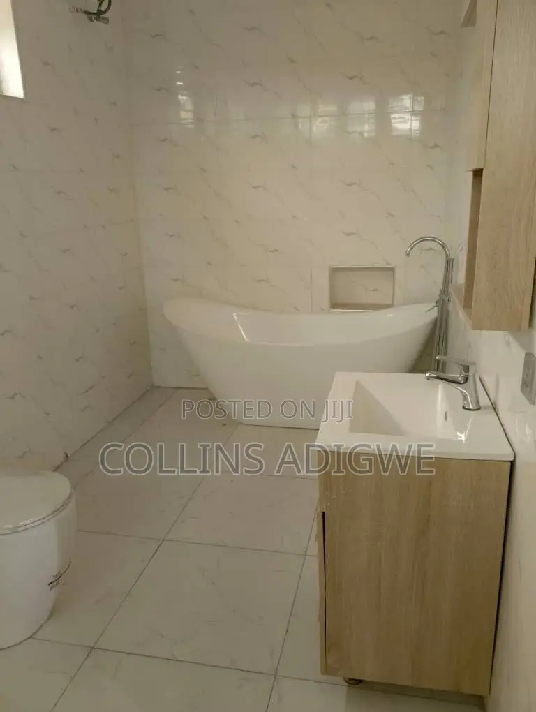 4bdrm Duplex in Orchid Road 3 for sale in Chevron