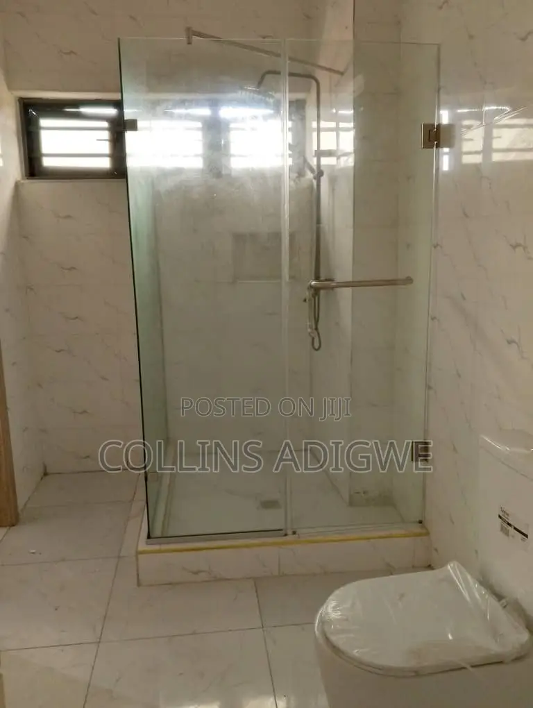 4bdrm Duplex in Orchid Road 3 for sale in Chevron