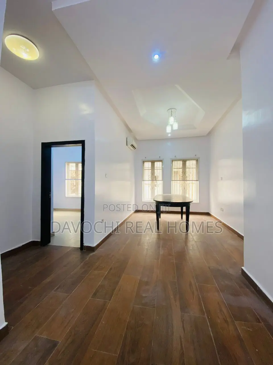 5bdrm Duplex in Chevron for rent in Chevron