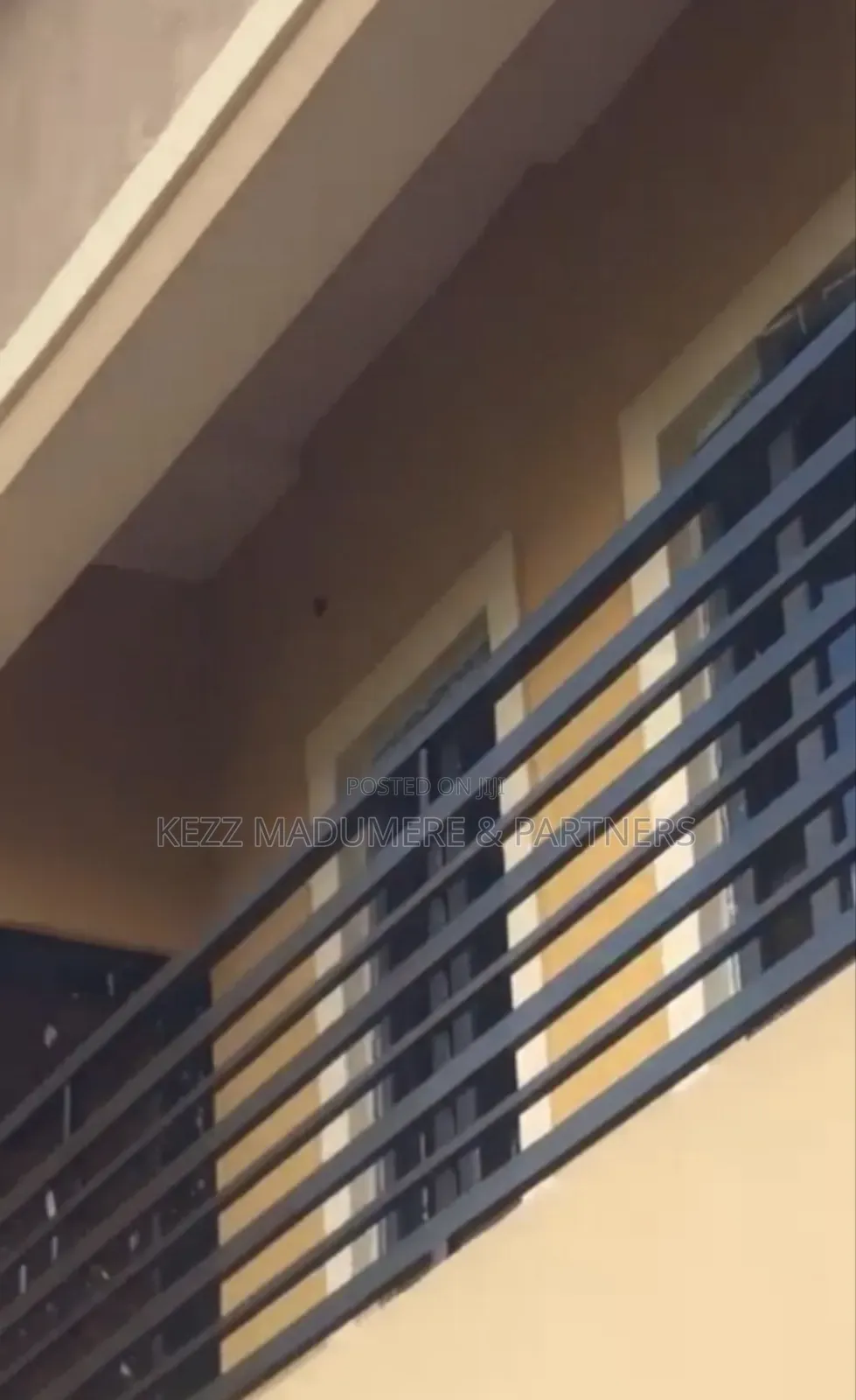 8bdrm Block of Flats in Thinker'S Corner , for sale in Enugu