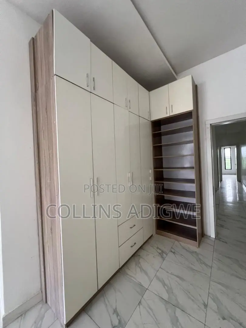 4bdrm Duplex in Chevron Service for rent in Chevron