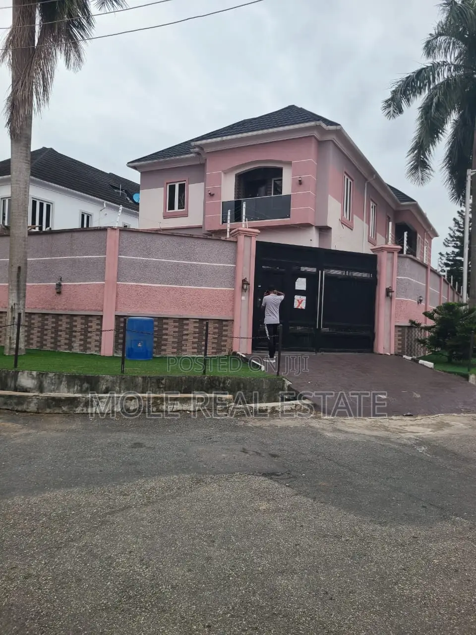 14 Executive Rooms Hotel for Sale at Iguand Lasu Rd in Ikotun / Ikotun/Igando