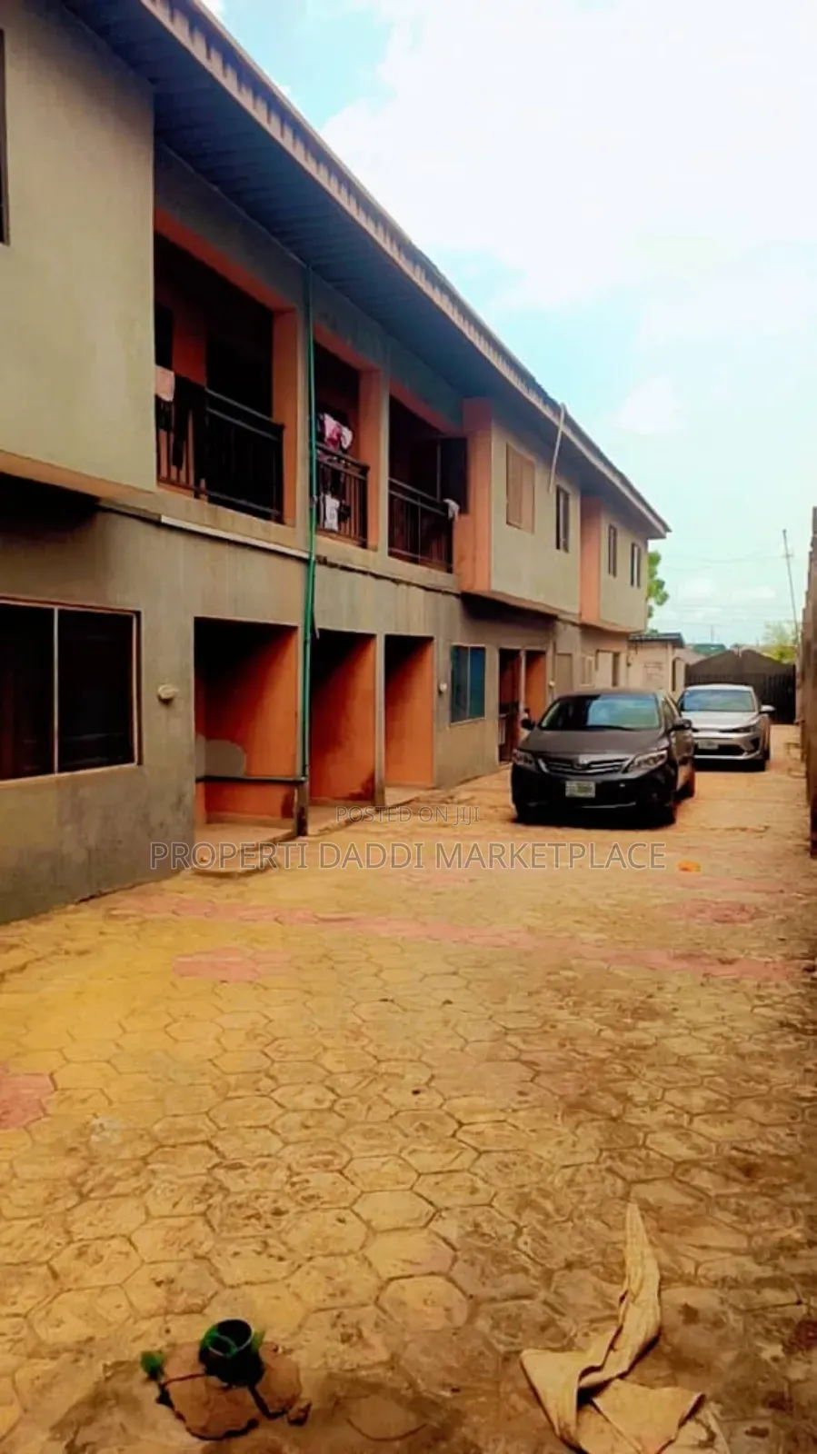 6bdrm Block of Flats in Peace Estate, Alimosho for sale in Alimosho