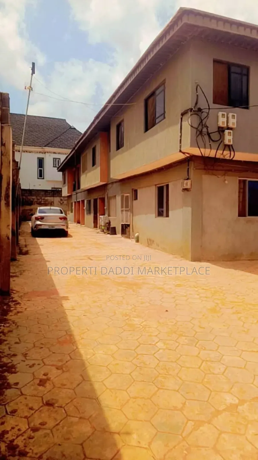 6bdrm Block of Flats in Peace Estate, Alimosho for sale in Alimosho