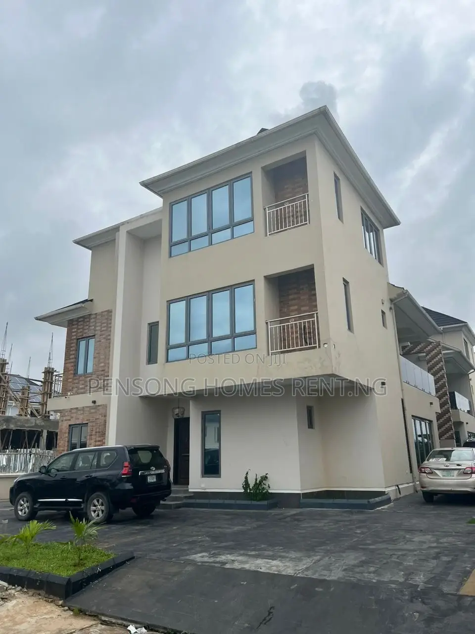 5bdrm Duplex in Cowry Creek, Ikate for rent in Ikate