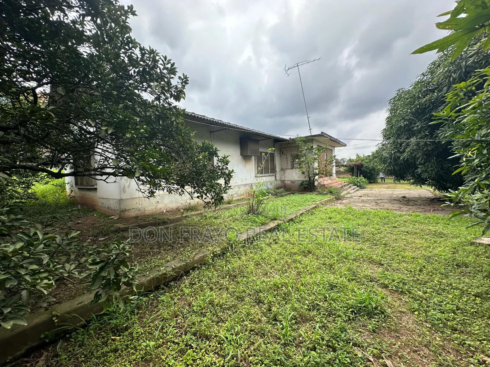 4000sqm Mixed Used Land at Onireke Gra for Sale in Jericho
