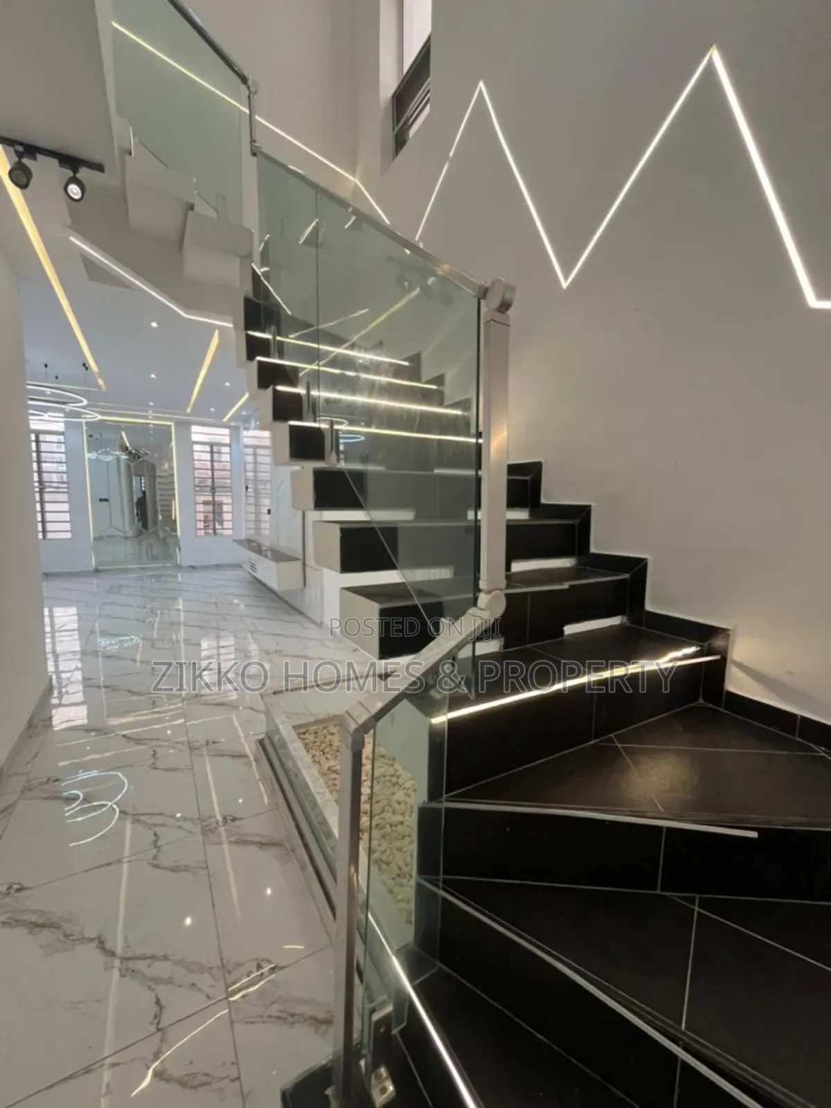 5bdrm Duplex in Ologolo, Lekki for sale in Lekki