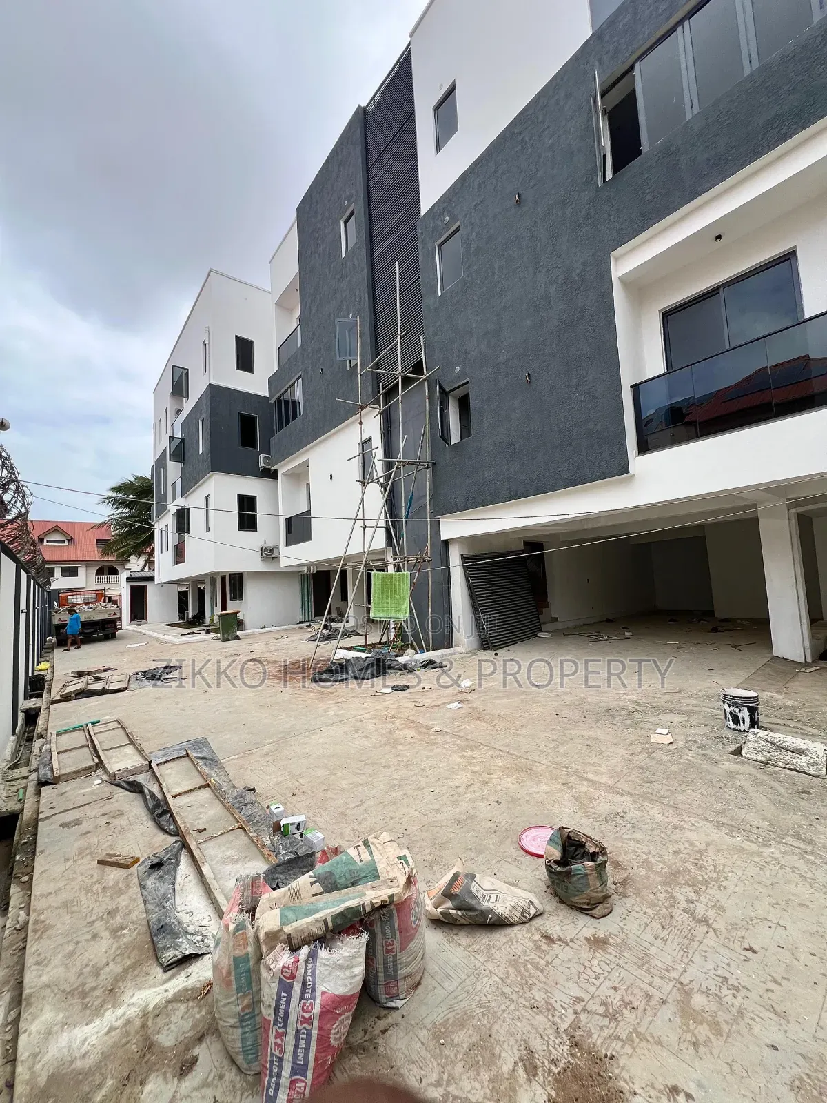 5bdrm Duplex in Lekki for sale in Lekki