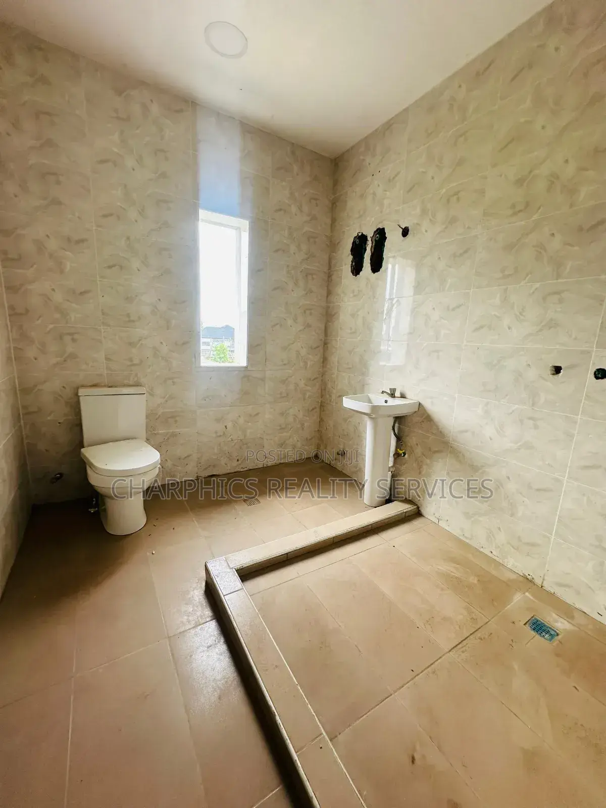 3bdrm Duplex in Ilupeju for sale in Ilupeju