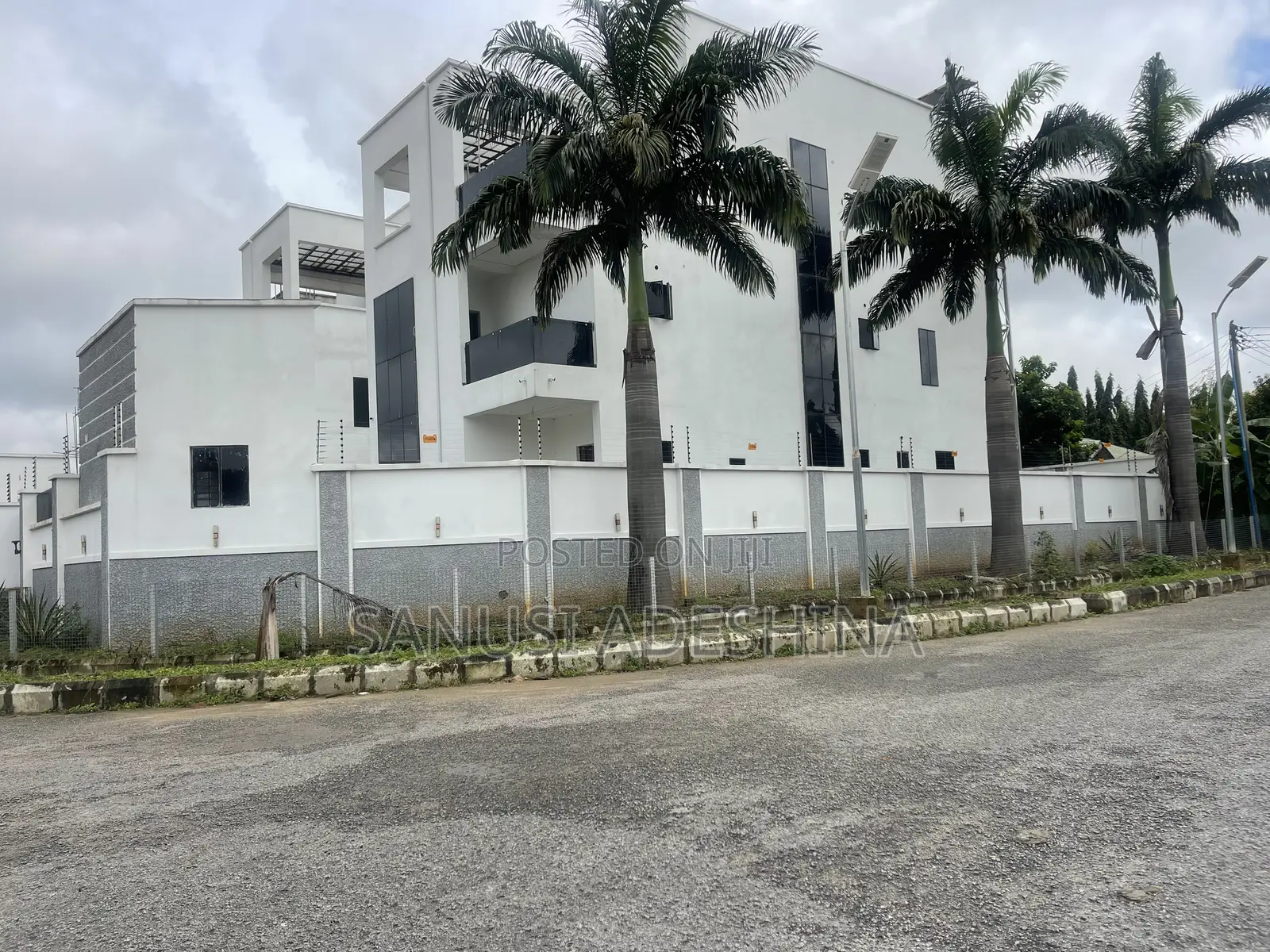5bdrm Maisonette in Gwarimpa Estate By, Gwarinpa for sale in Gwarinpa