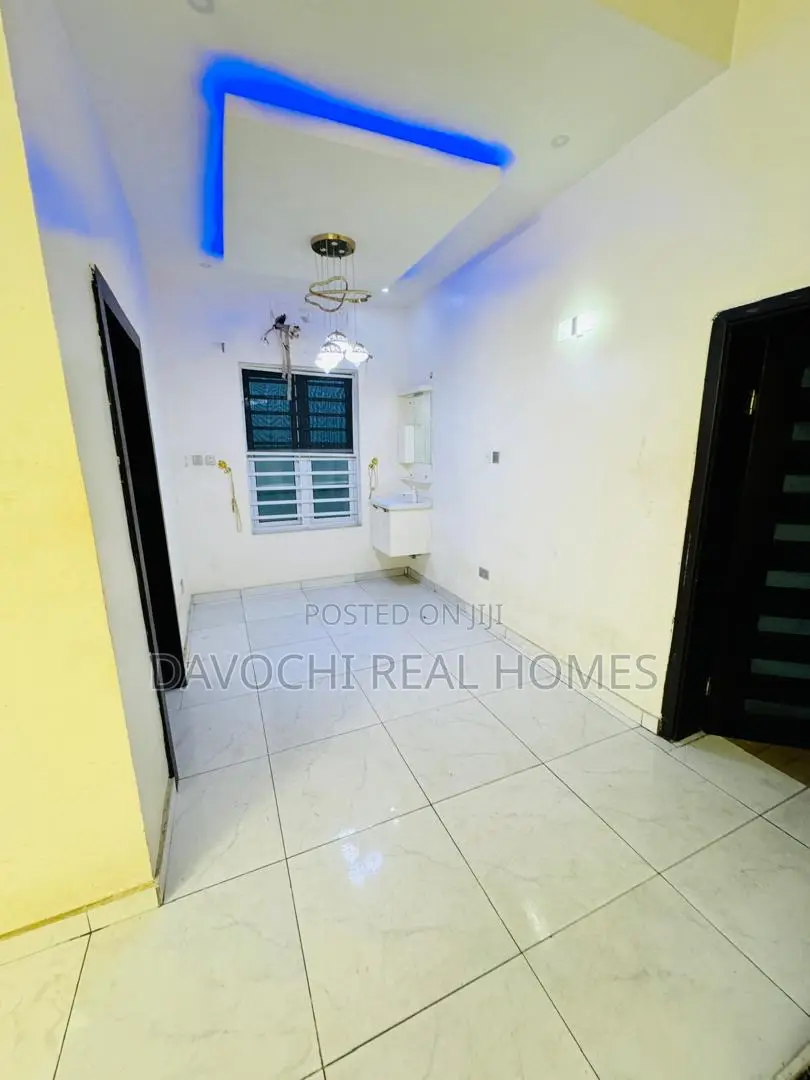 4bdrm Apartment in Ikota for rent in Ikota
