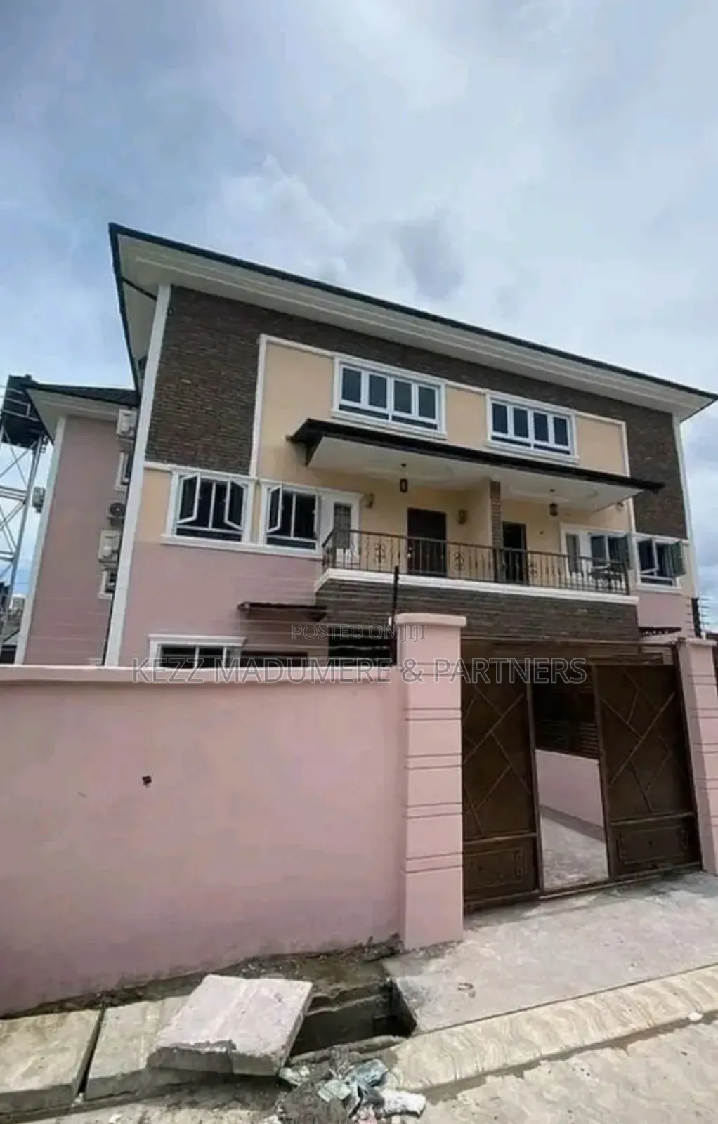 8bdrm Duplex in New Gra , Port for sale in Port-Harcourt