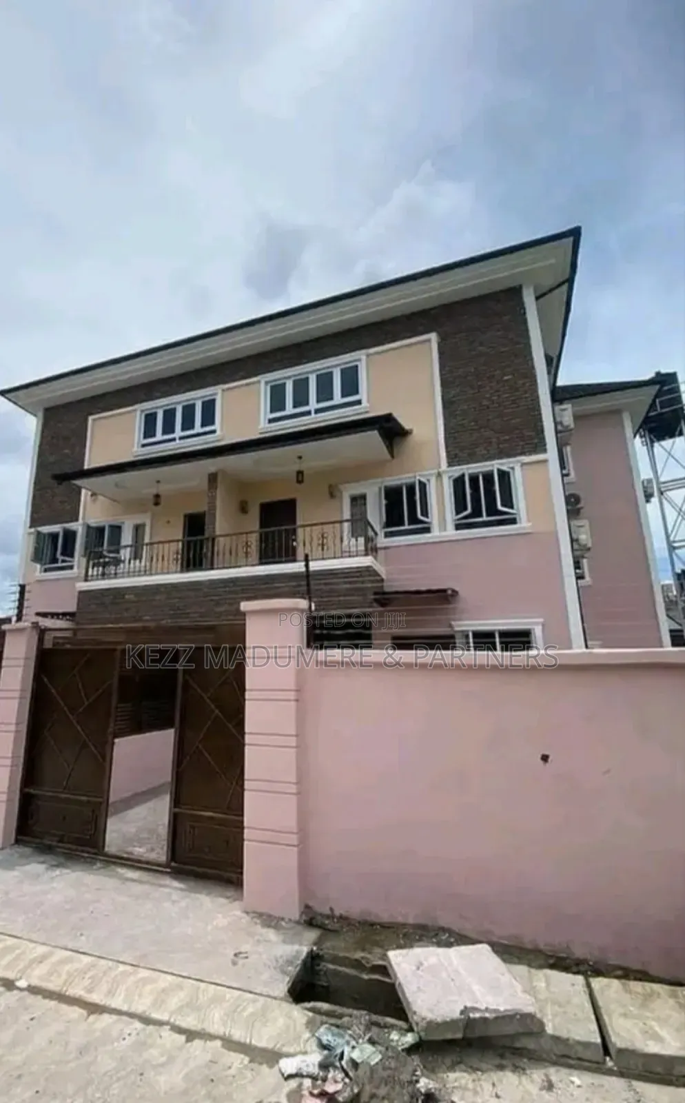 8bdrm Duplex in New Gra , Port for sale in Port-Harcourt