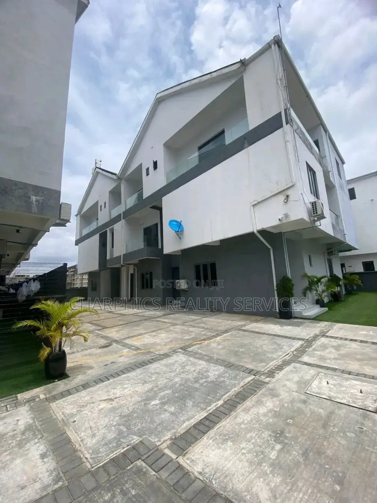 3bdrm Apartment in Ikate for sale in Ikate