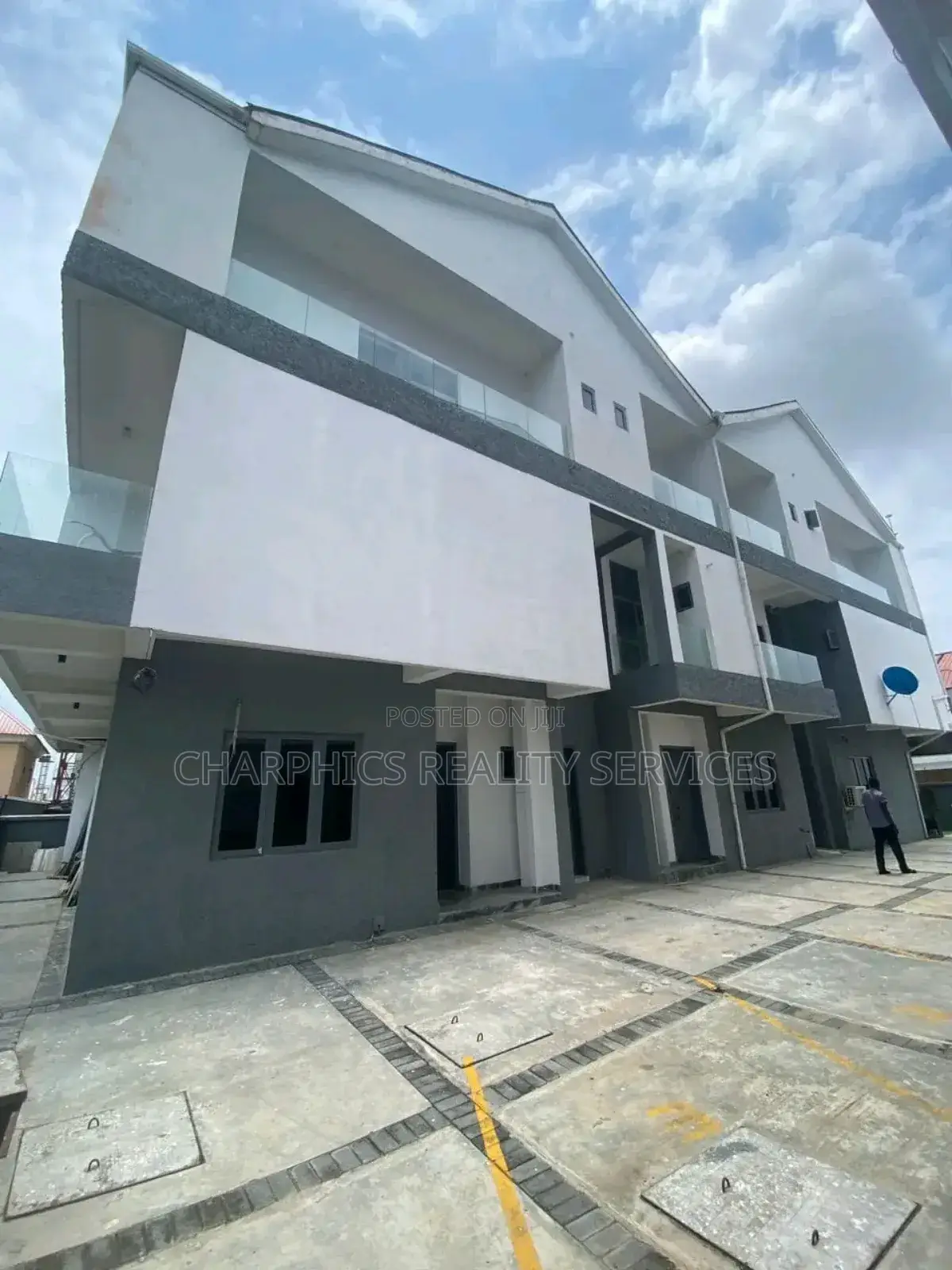 3bdrm Apartment in Ikate for sale in Ikate