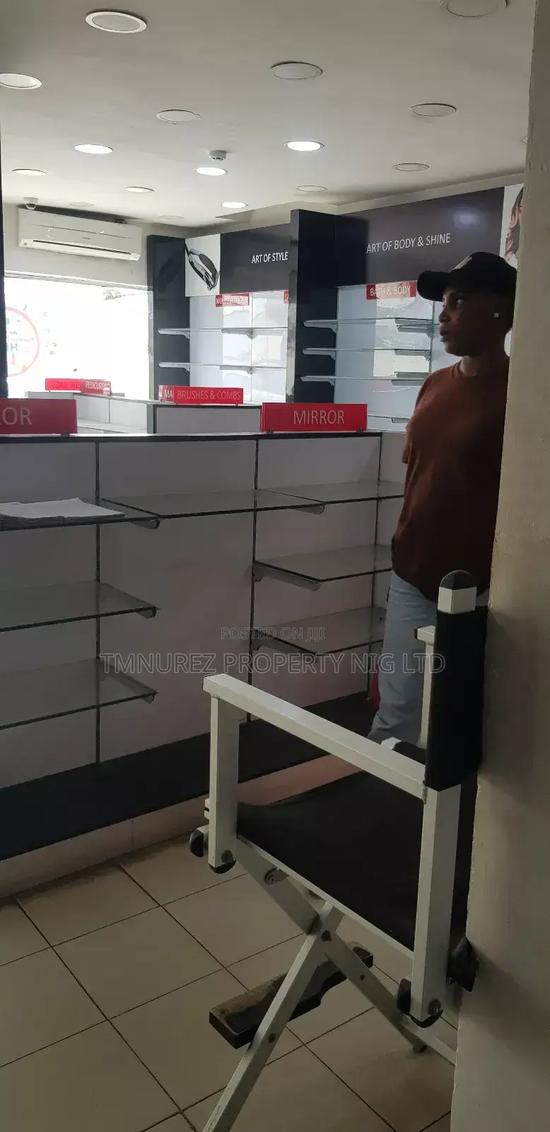Showroom Shop for Rent,Lekki Phase1, in Lekki Phase 1