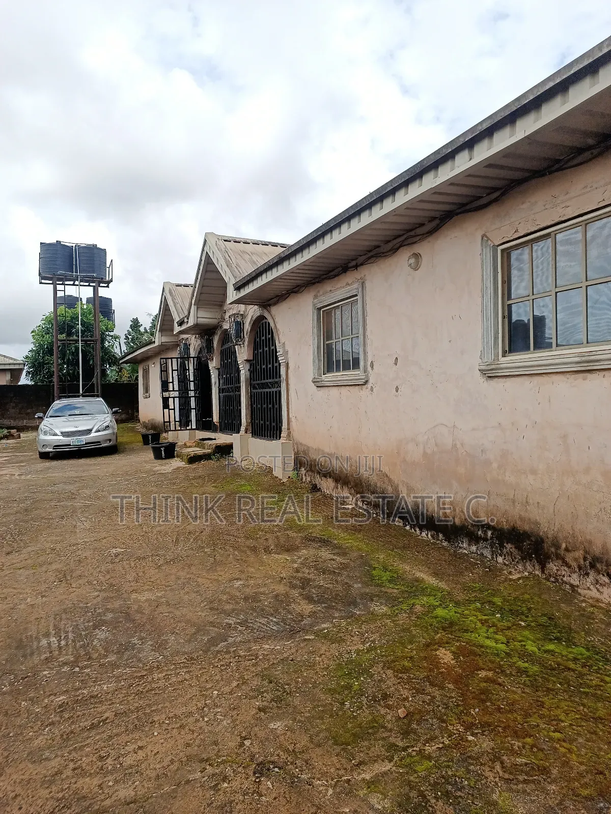 3bdrm Block of Flats in Isihor,Benin City for sale in Benin City