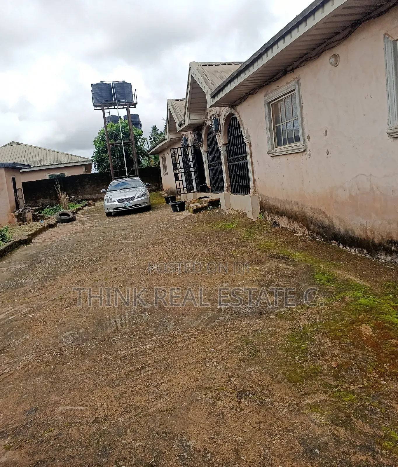 3bdrm Block of Flats in Isihor,Benin City for sale in Benin City