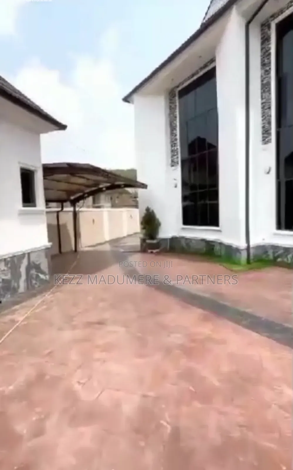 5bdrm Duplex in Apo Resettlement for sale in Apo Resettlement