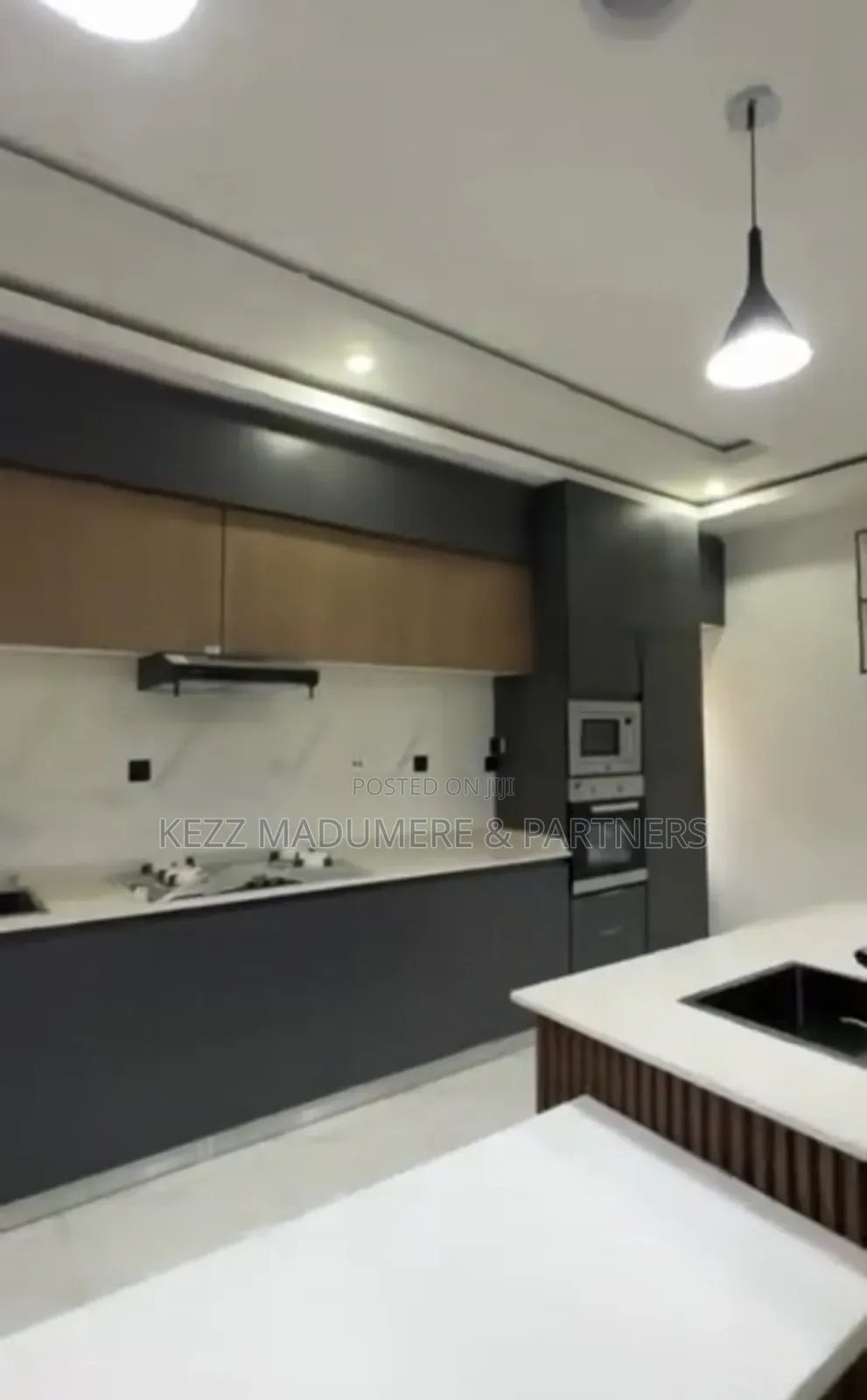 6bdrm Duplex in Apo Resettlement , for sale in Apo Resettlement