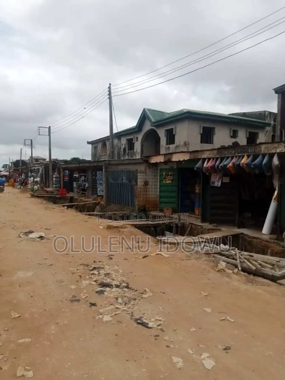 3bdrm Block of Flats in Alimosho for sale in Alimosho