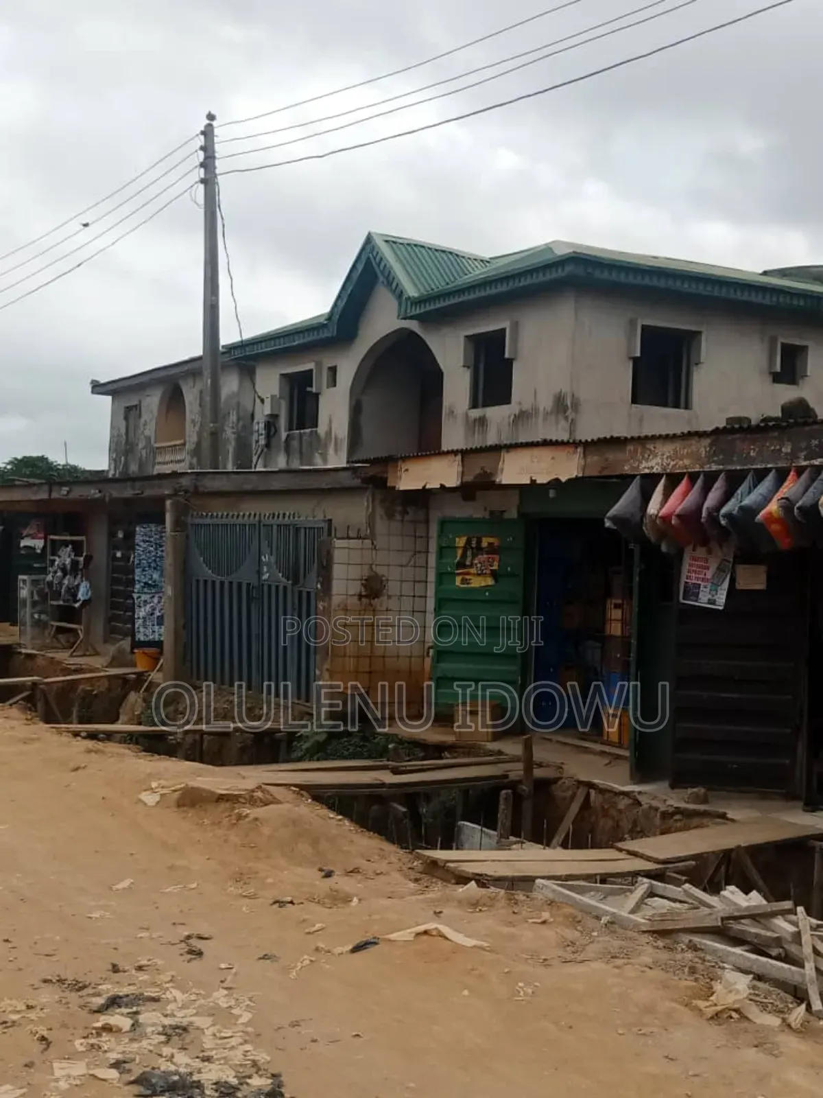 3bdrm Block of Flats in Alimosho for sale in Alimosho