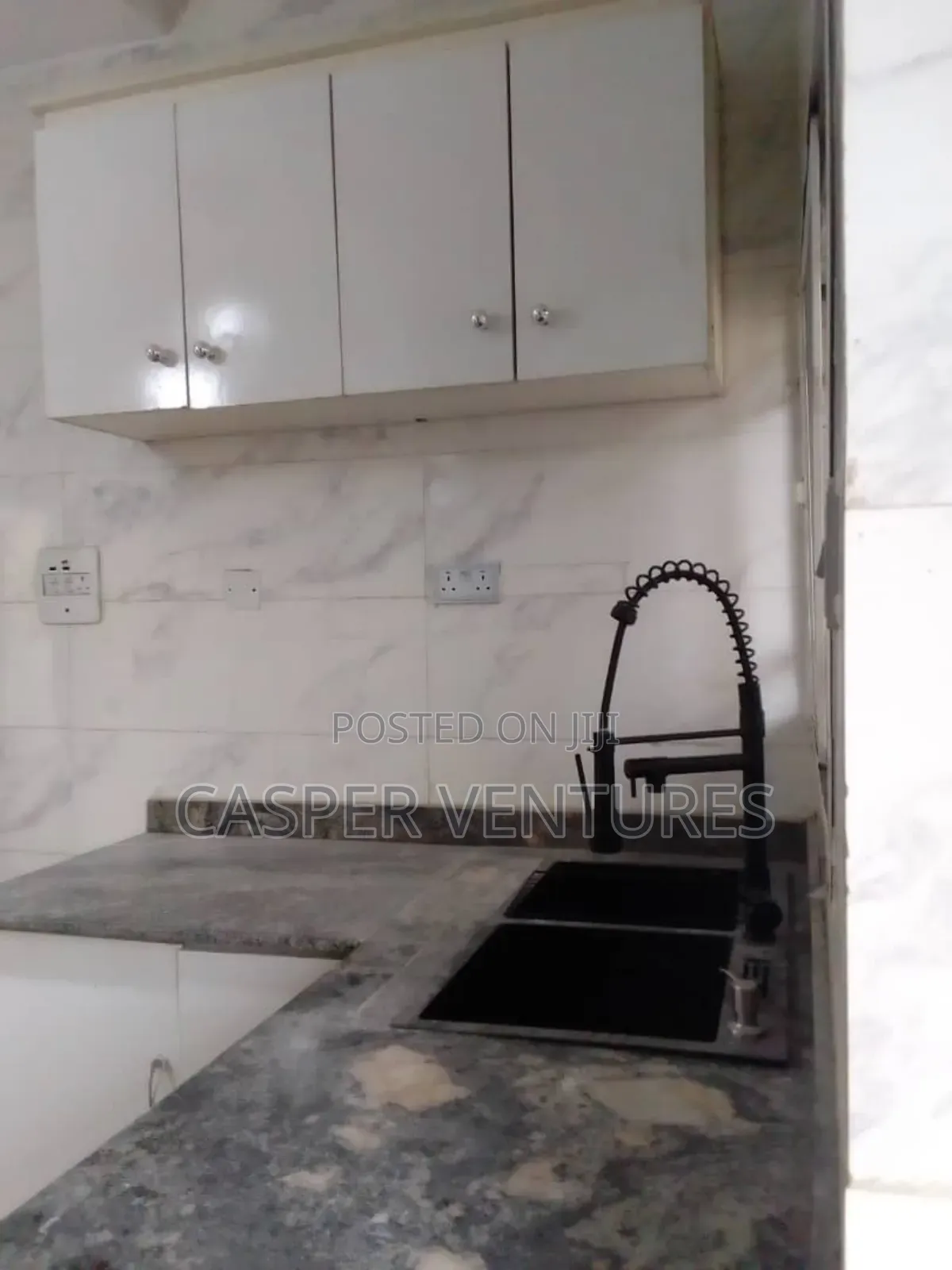 1bdrm Room & Parlour in Paradise 3, Chevron for rent in Chevron