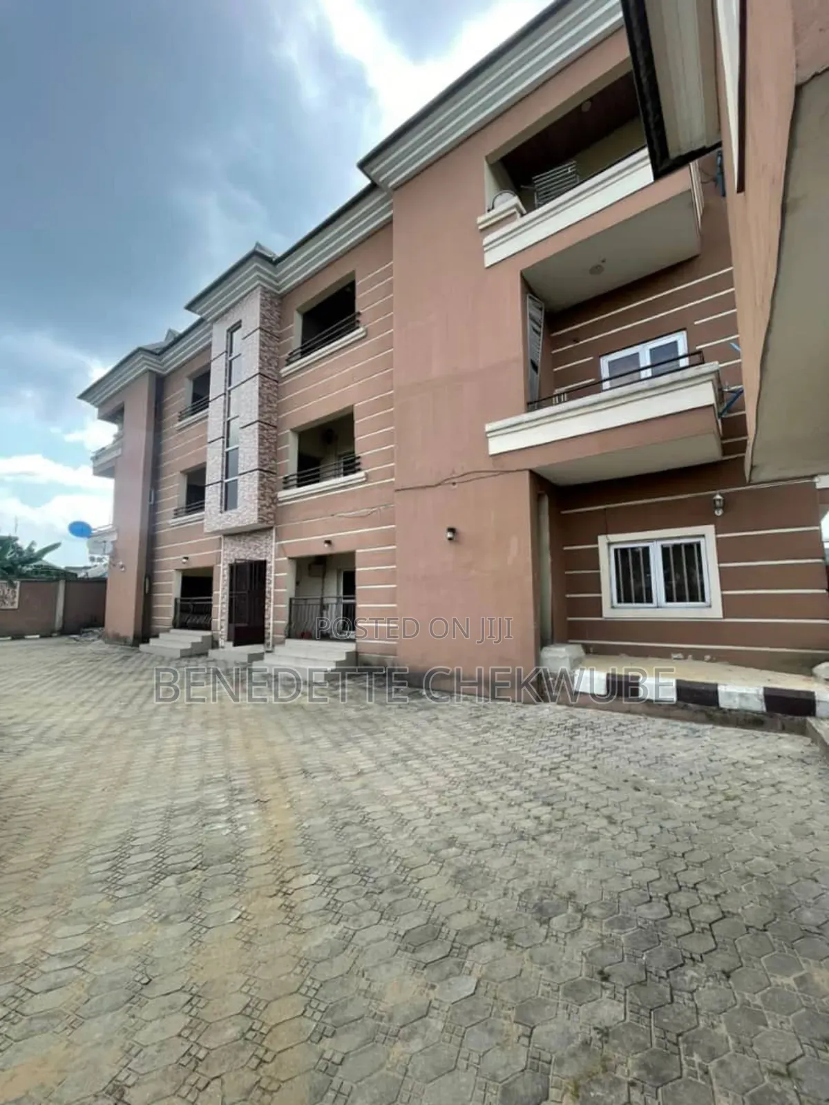 2bdrm Block of Flats in Rumuigbo, Port-Harcourt for sale in Port-Harcourt