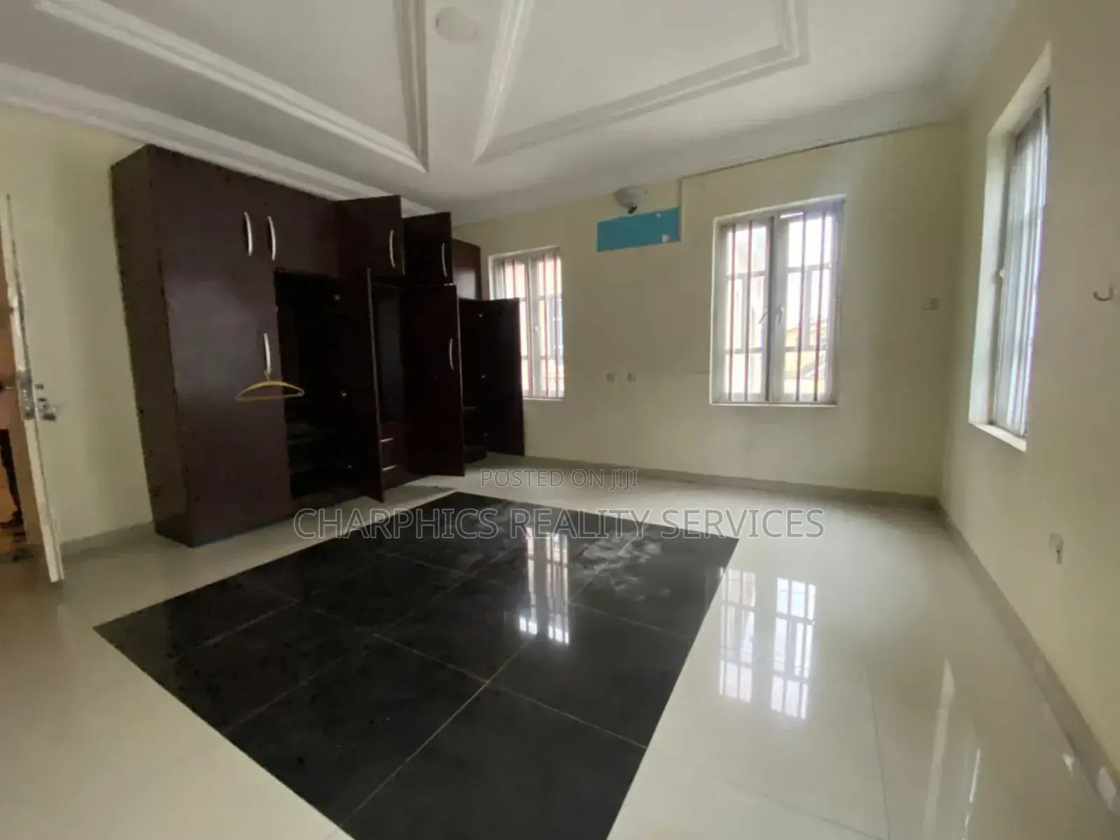 5bdrm Duplex in GRA Phase 1 for sale in GRA Phase 1