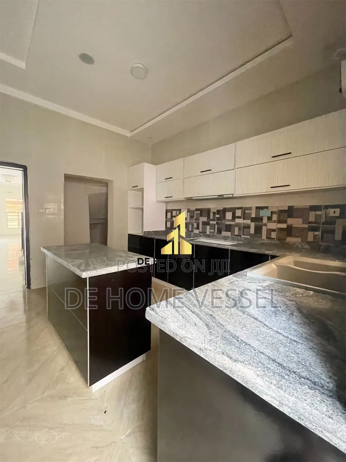 4bdrm Duplex in Ikota for sale in Ikota