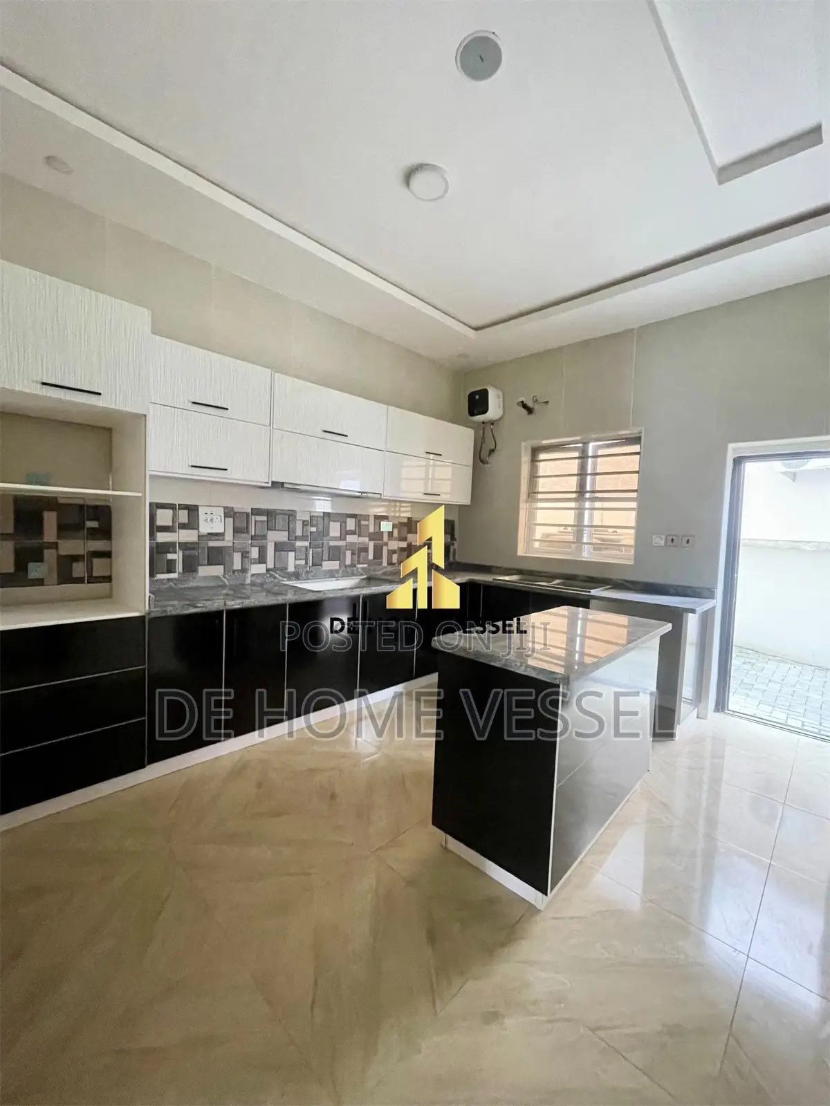 4bdrm Duplex in Ikota for sale in Ikota