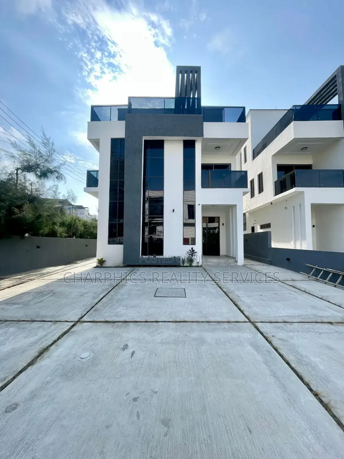 5bdrm Duplex in Lekki for sale in Lekki