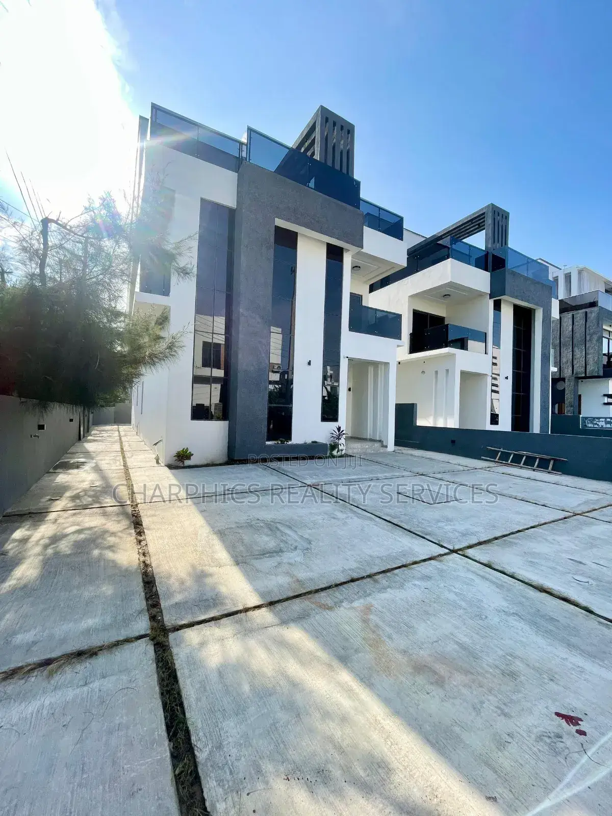 5bdrm Duplex in Lekki for sale in Lekki
