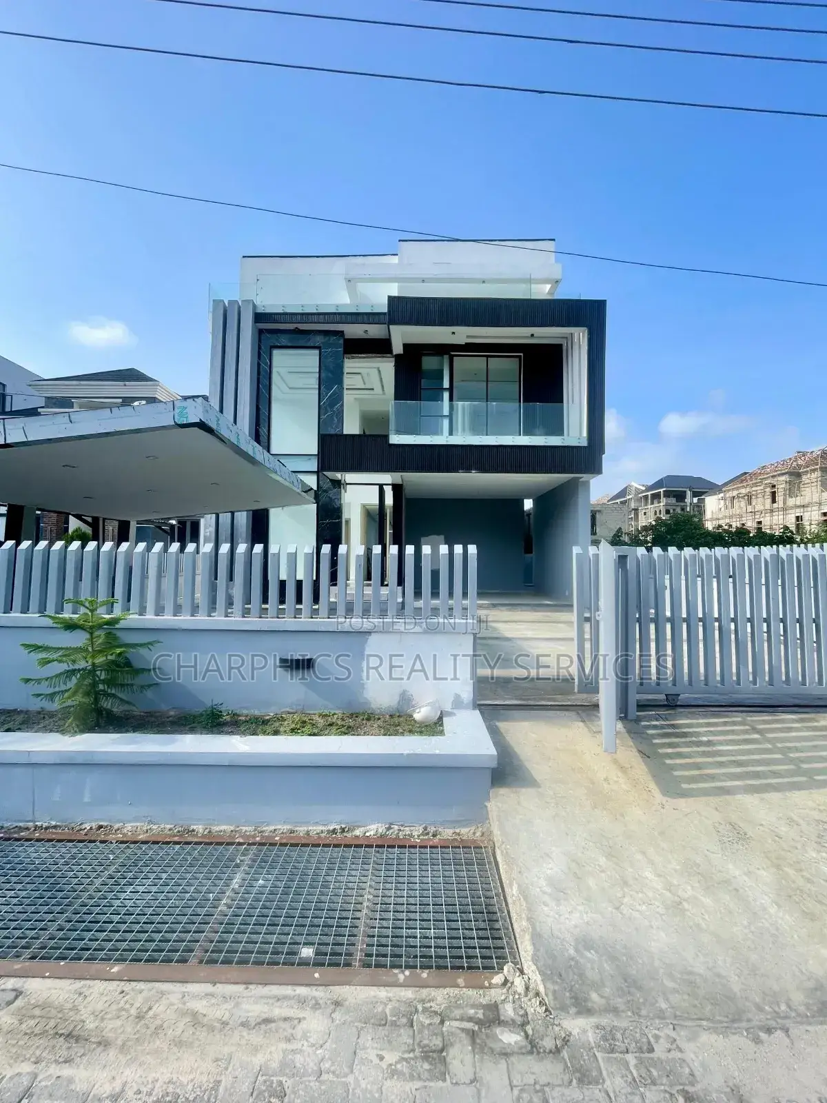 5bdrm Duplex in Lekki for sale in Lekki