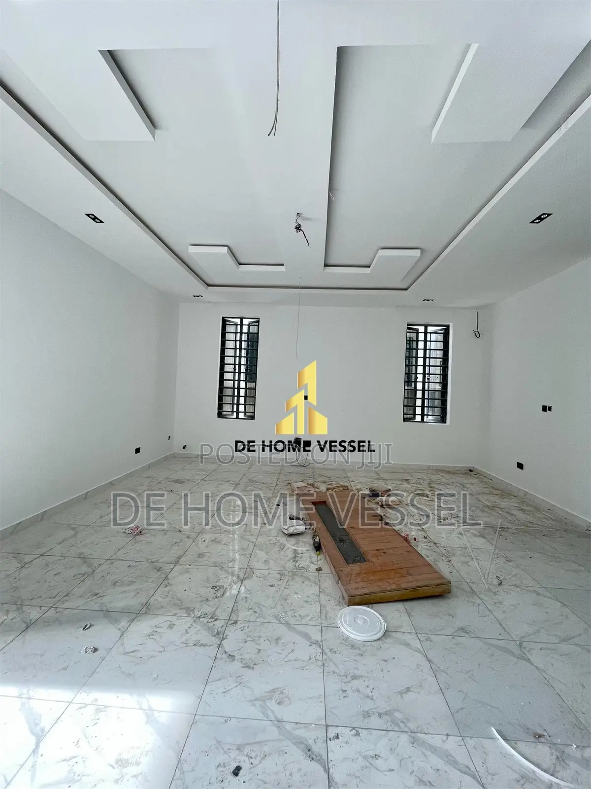 5bdrm Duplex in Chevron for sale in Chevron