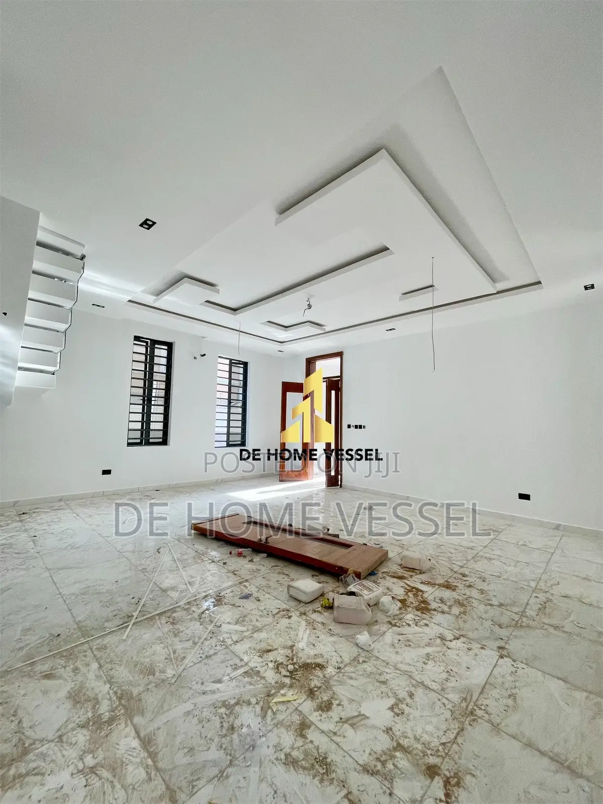 5bdrm Duplex in Chevron for sale in Chevron
