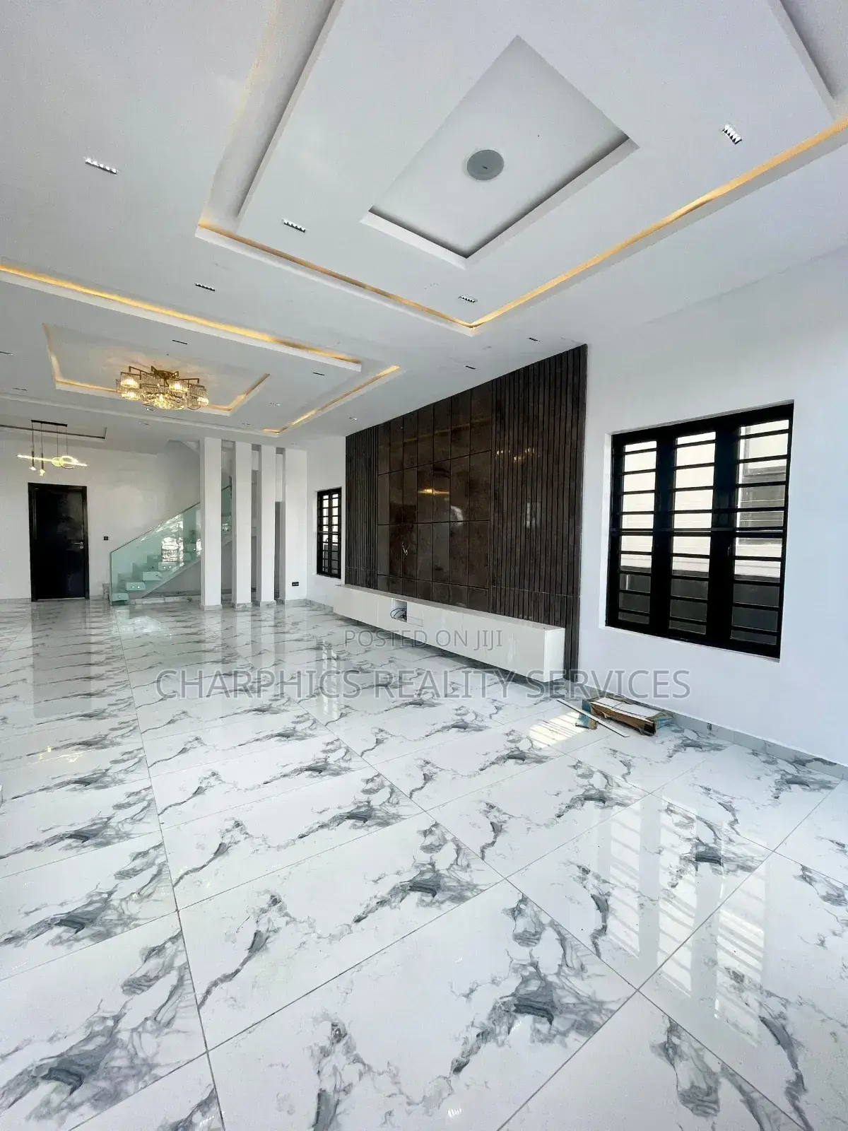 5bdrm Duplex in Lekki for sale in Lekki