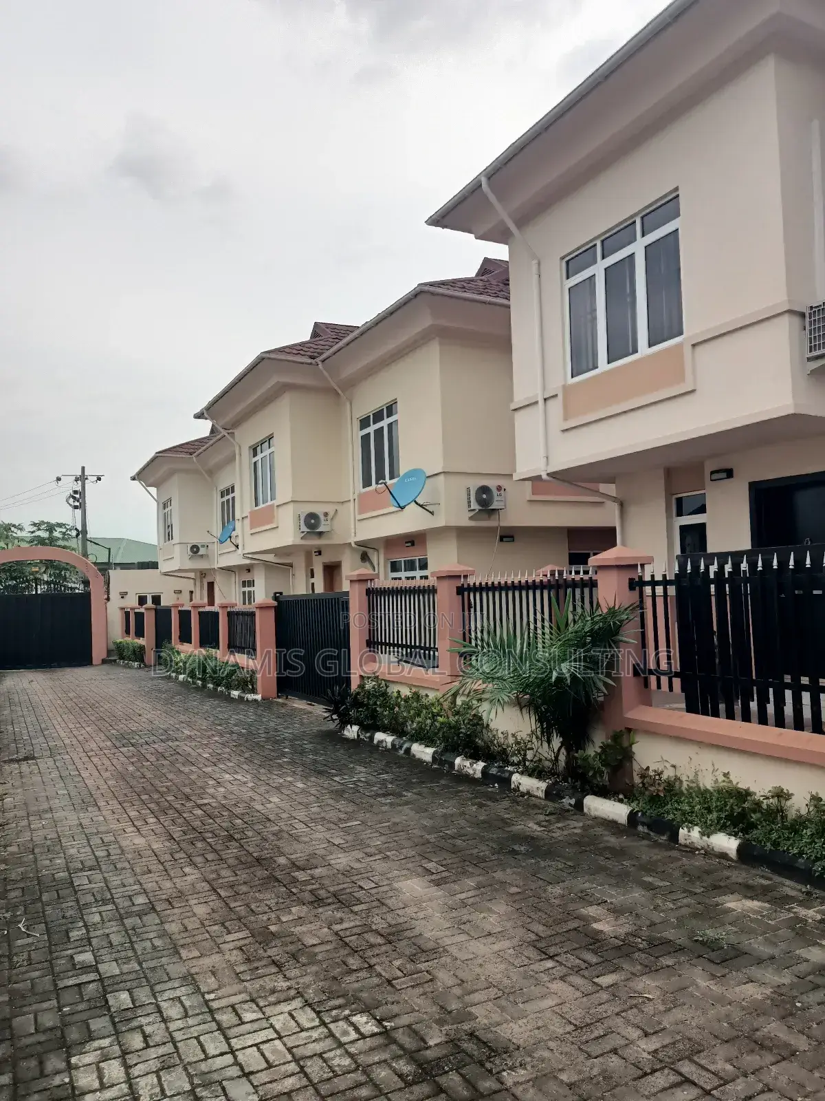 Furnished 4bdrm Duplex in Solomon Court Magodo for sale in GRA Phase 1