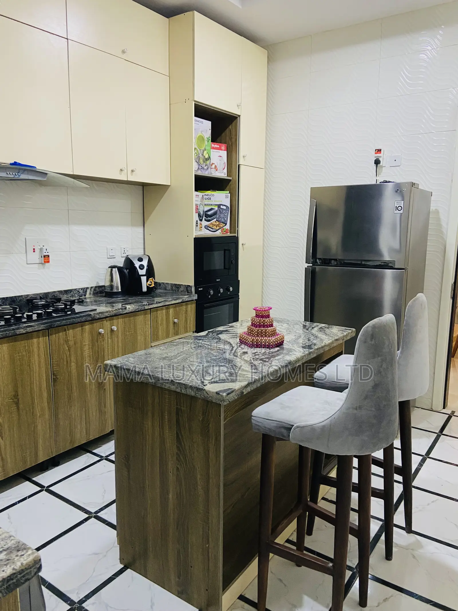 Lekki Lagos Shortlet - 4 Bedroom Duplex in a Self Compound in Lekki Phase 2