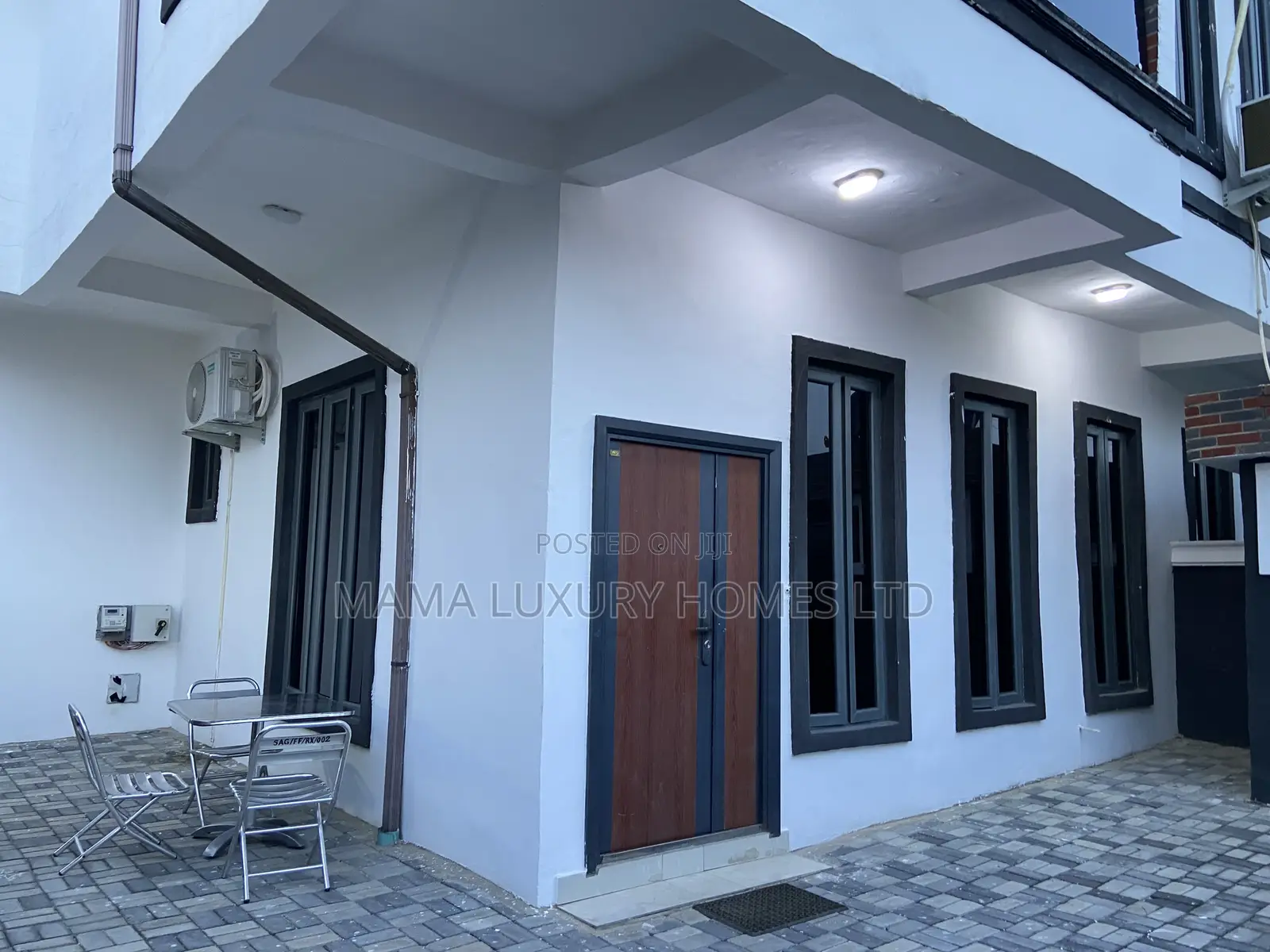 Lekki Lagos Shortlet - 4 Bedroom Duplex in a Self Compound in Lekki Phase 2