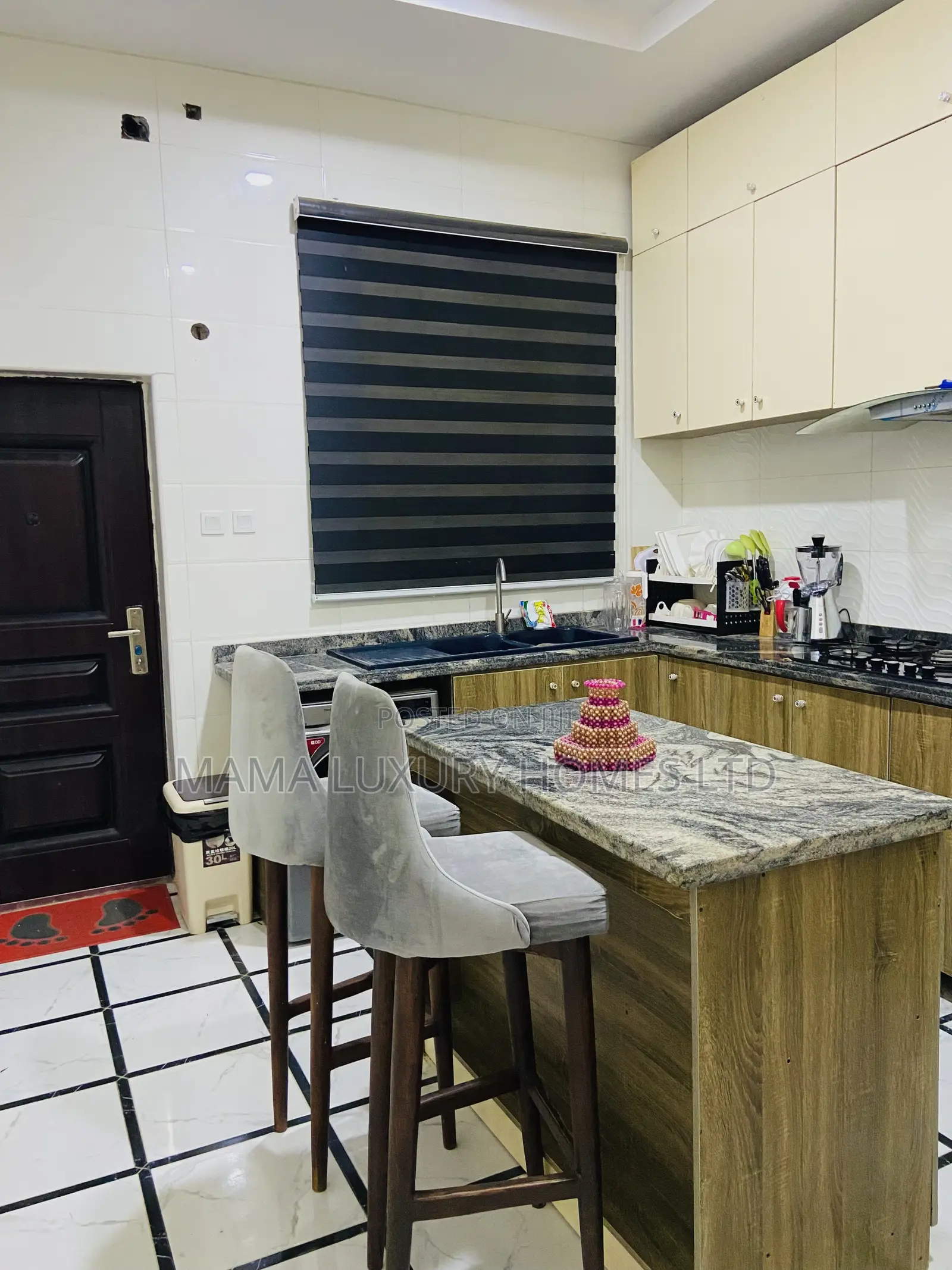 Lekki Lagos Shortlet - 4 Bedroom Duplex in a Self Compound in Lekki Phase 2