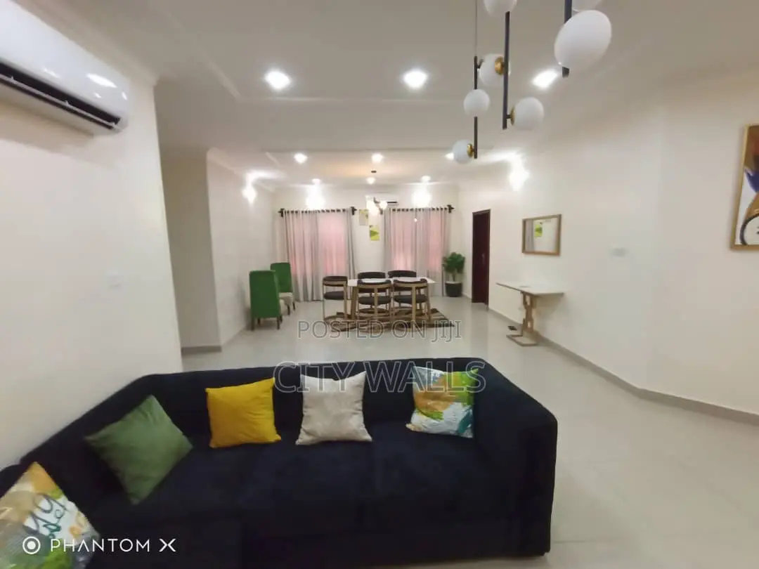 Furnished 3bdrm Block of Flats in Chevron for rent in Chevron