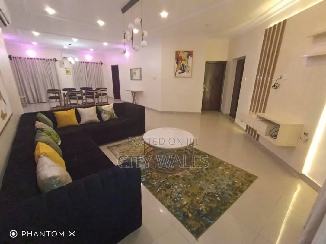 Furnished 3bdrm Block of Flats in Chevron for rent in Chevron