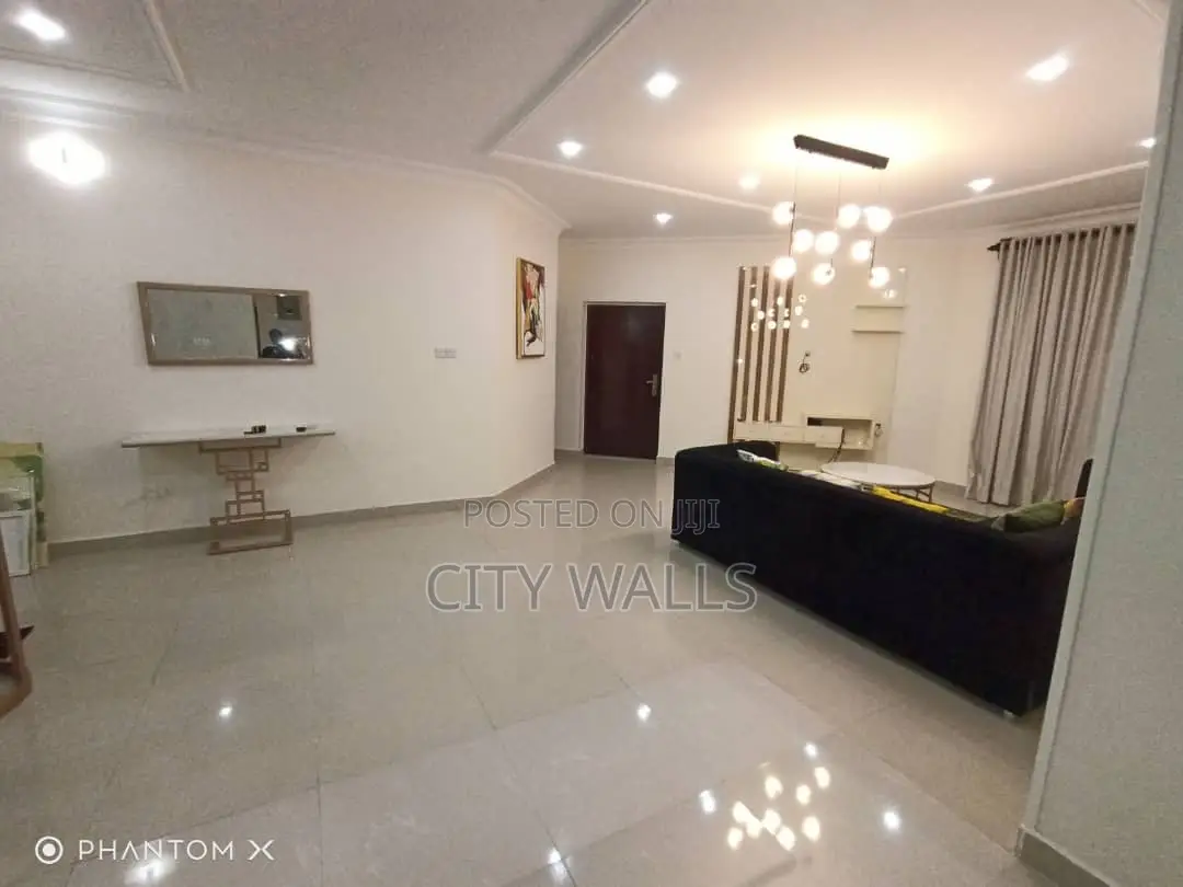 Furnished 3bdrm Block of Flats in Chevron for rent in Chevron