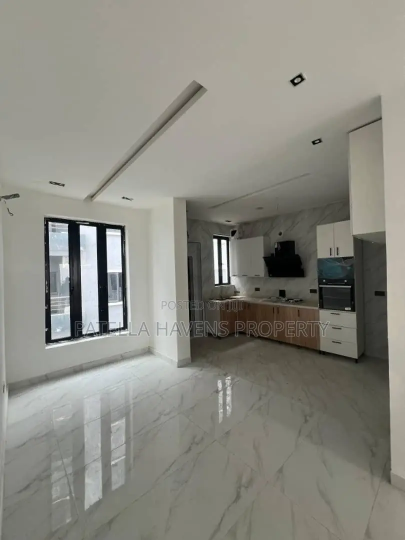 2bdrm Apartment in Lekki for sale in Lekki