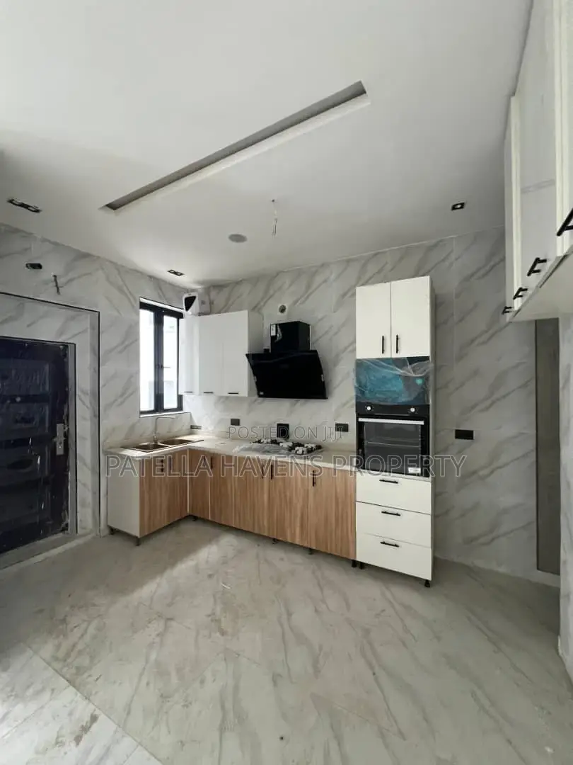 2bdrm Apartment in Lekki for sale in Lekki