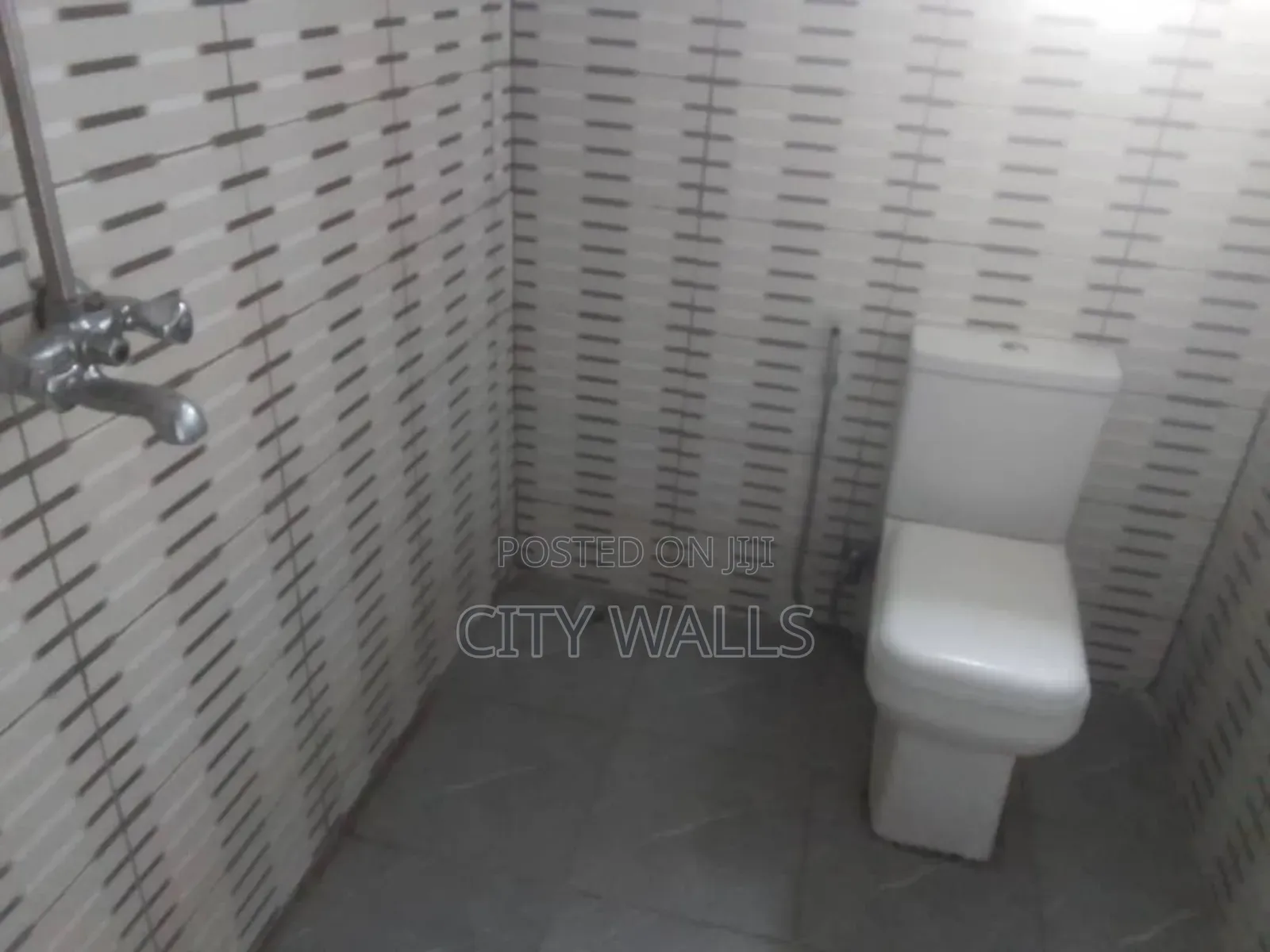 3bdrm Block of Flats in Ogombo for rent in Ogombo